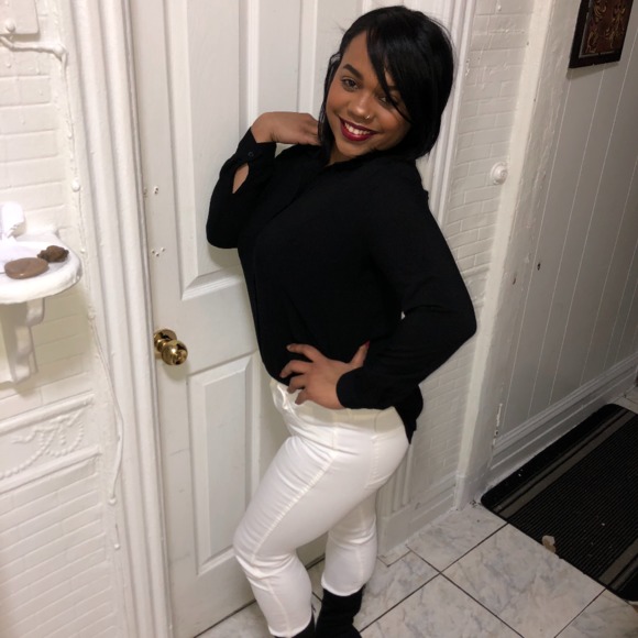 Meet your Posher, Nabelis - Picture 1 of 1